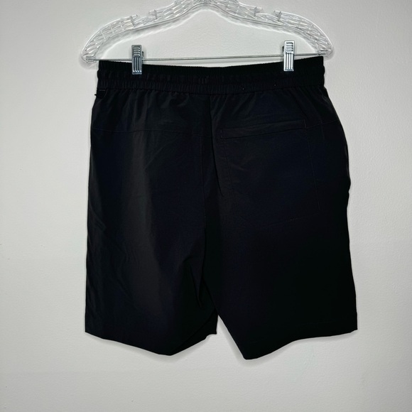 Lululemon Men's dark grey license to train  Athletic Shorts Medium - Picture 5 of 5